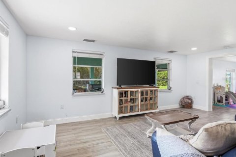 Villa ou maison à vendre à Port Charlotte, Floride: 3 chambres, 133.04 m2 № 2303364 - photo 16