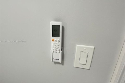 Villa ou maison à louer à Hollywood, Floride: 1 chambre, 37.16 m2 № 1729618 - photo 9