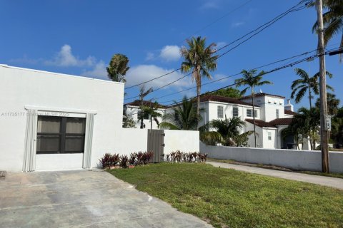 Villa ou maison à louer à Hollywood, Floride: 1 chambre, 37.16 m2 № 1729618 - photo 1