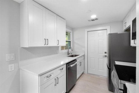 Villa ou maison à vendre à Largo, Floride: 3 chambres, 83.89 m2 № 2345312 - photo 13