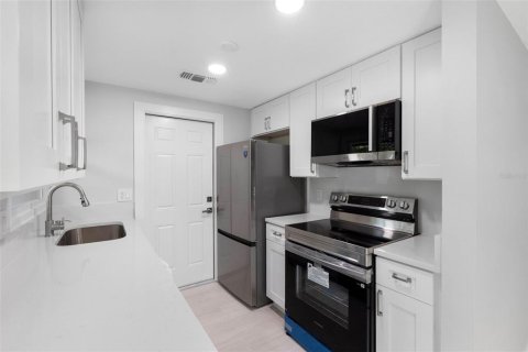 Villa ou maison à vendre à Largo, Floride: 3 chambres, 83.89 m2 № 2345312 - photo 14