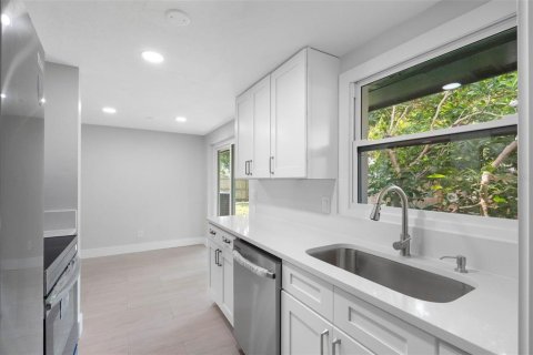 Villa ou maison à vendre à Largo, Floride: 3 chambres, 83.89 m2 № 2345312 - photo 12