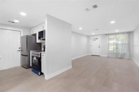 Villa ou maison à vendre à Largo, Floride: 3 chambres, 83.89 m2 № 2345312 - photo 11