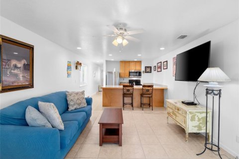 Casa en venta en Cocoa, Florida, 4 dormitorios, 219.06 m2 № 2094483 - foto 4