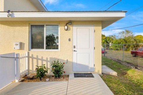 Casa en venta en Cocoa, Florida, 4 dormitorios, 219.06 m2 № 2094483 - foto 14