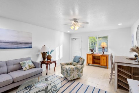 Casa en venta en Cocoa, Florida, 4 dormitorios, 219.06 m2 № 2094483 - foto 15