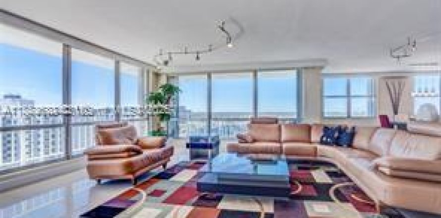 Condo à Hollywood, Floride, 2 chambres № 1877776