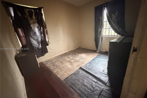 Villa ou maison à vendre à Opa-locka, Floride: 2 chambres, 55.18 m2 № 2422944 - photo 10