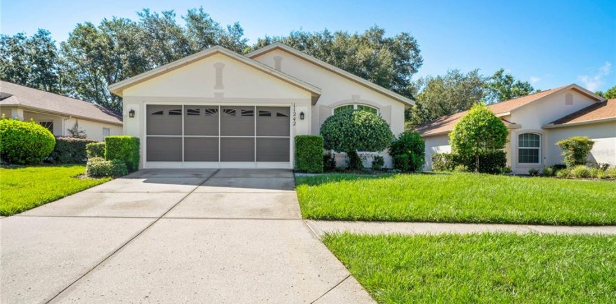 Casa en Spring Hill, Florida 2 dormitorios, 139.26 m2 № 1884628
