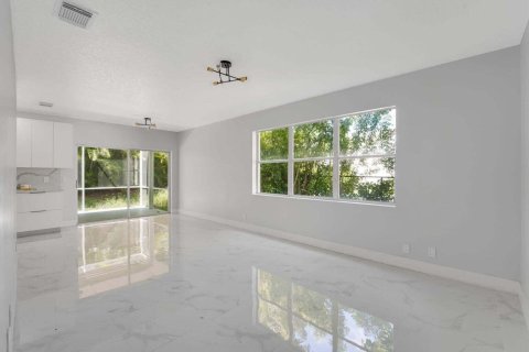 House in Coral Springs, Florida 3 bedrooms, 162.86 sq.m. № 2083784 - photo 17
