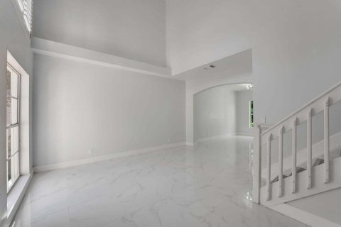 House in Coral Springs, Florida 3 bedrooms, 162.86 sq.m. № 2083784 - photo 10
