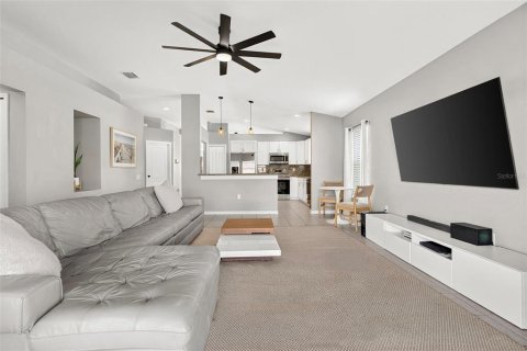 Villa ou maison à louer à Wesley Chapel, Floride: 3 chambres, 173.82 m2 № 2386371 - photo 7