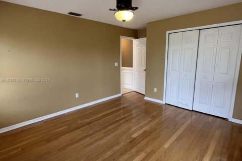 Villa ou maison à vendre à Port St. Lucie, Floride: 4 chambres, 230.96 m2 № 1994130 - photo 14