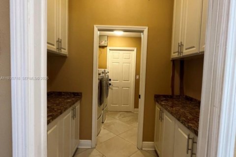 Villa ou maison à vendre à Port St. Lucie, Floride: 4 chambres, 230.96 m2 № 1994130 - photo 20