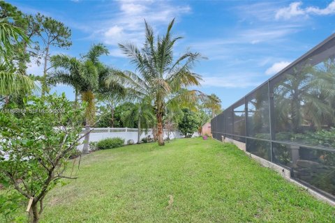 Villa ou maison à vendre à Port St. Lucie, Floride: 4 chambres, 230.96 m2 № 1994130 - photo 5