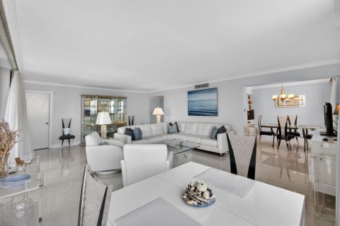 Condominio en venta en Riviera Beach, Florida, 2 dormitorios, 147.34 m2 № 2267921 - foto 10