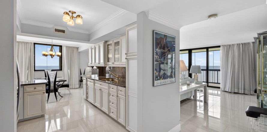 Condominio en Riviera Beach, Florida, 2 dormitorios № 2267921