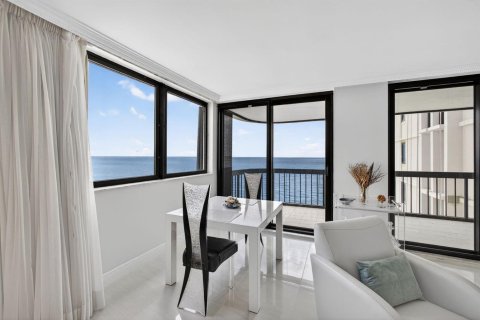 Condominio en venta en Riviera Beach, Florida, 2 dormitorios, 147.34 m2 № 2267921 - foto 3