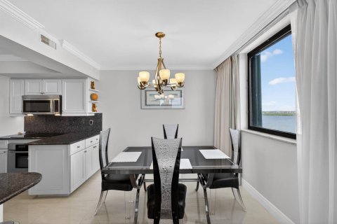 Condominio en venta en Riviera Beach, Florida, 2 dormitorios, 147.34 m2 № 2267921 - foto 13