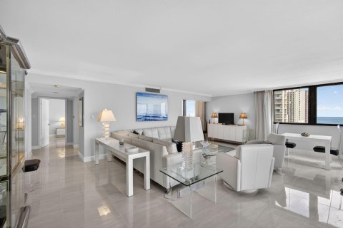 Condominio en venta en Riviera Beach, Florida, 2 dormitorios, 147.34 m2 № 2267921 - foto 9