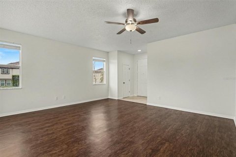 House in Orlando, Florida 3 bedrooms, 168.06 sq.m. № 2280282 - photo 2