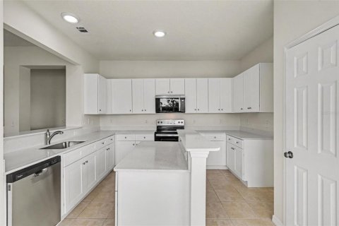 House in Orlando, Florida 3 bedrooms, 168.06 sq.m. № 2280282 - photo 4