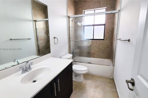 Купить таунхаус в Дорал, Флорида 4 спальни, 201.6м2, № 1952406 - фото 16