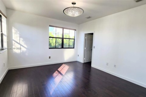 Купить таунхаус в Дорал, Флорида 4 спальни, 201.6м2, № 1952406 - фото 28