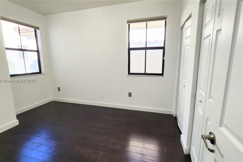 Купить таунхаус в Дорал, Флорида 4 спальни, 201.6м2, № 1952406 - фото 21