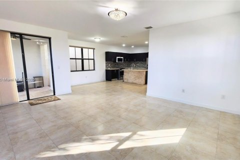 Купить таунхаус в Дорал, Флорида 4 спальни, 201.6м2, № 1952406 - фото 11