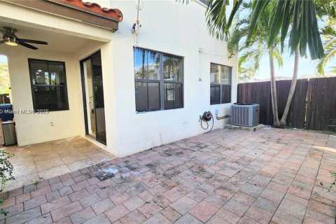 Купить таунхаус в Дорал, Флорида 4 спальни, 201.6м2, № 1952406 - фото 29