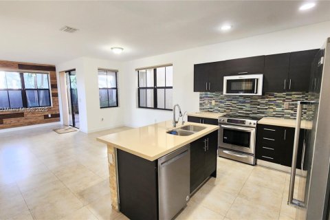 Купить таунхаус в Дорал, Флорида 4 спальни, 201.6м2, № 1952406 - фото 4