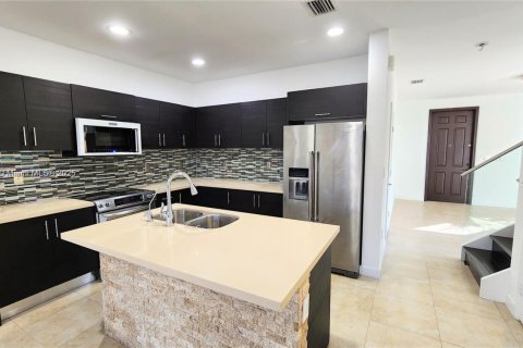 Купить таунхаус в Дорал, Флорида 4 спальни, 201.6м2, № 1952406 - фото 7