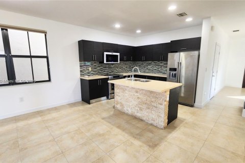 Купить таунхаус в Дорал, Флорида 4 спальни, 201.6м2, № 1952406 - фото 9