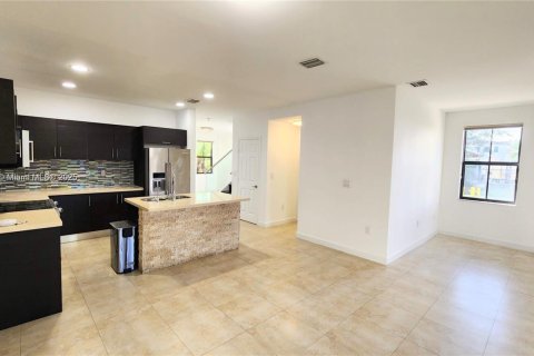 Купить таунхаус в Дорал, Флорида 4 спальни, 201.6м2, № 1952406 - фото 6