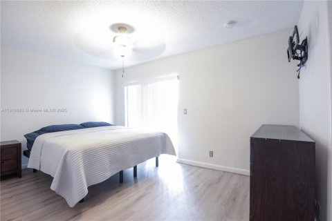 Condo in Plantation, Florida, 2 bedrooms  № 1972001 - photo 9