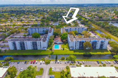 Condo in Plantation, Florida, 2 bedrooms  № 1972001 - photo 14