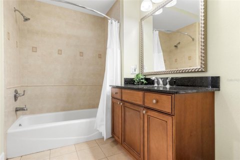 Condo in Four Corners, Florida, 3 bedrooms  № 1651965 - photo 15