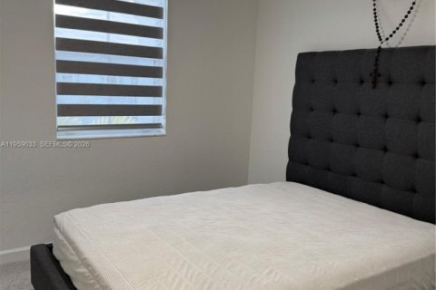 Снять в аренду таунхаус в Хомстед, Флорида 3 спальни, 123.37м2, № 2080598 - фото 11
