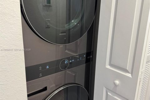Снять в аренду таунхаус в Хомстед, Флорида 3 спальни, 123.37м2, № 2080598 - фото 16