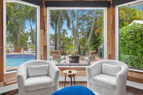 Villa ou maison à vendre à Miramar, Floride: 4 chambres, 332.5 m2 № 2370535 - photo 2