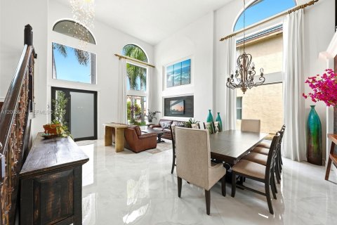 Villa ou maison à vendre à Miramar, Floride: 4 chambres, 332.5 m2 № 2370535 - photo 6