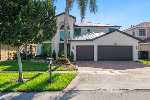 Villa ou maison à vendre à Miramar, Floride: 4 chambres, 332.5 m2 № 2370535 - photo 3