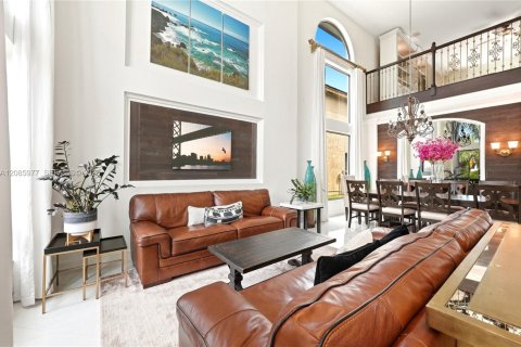 Villa ou maison à vendre à Miramar, Floride: 4 chambres, 332.5 m2 № 2370535 - photo 8