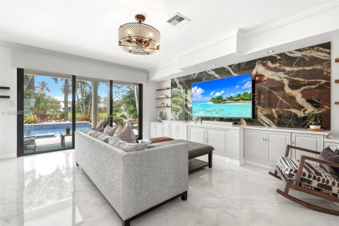 Villa ou maison à vendre à Miramar, Floride: 4 chambres, 332.5 m2 № 2370535 - photo 18