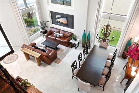 Villa ou maison à vendre à Miramar, Floride: 4 chambres, 332.5 m2 № 2370535 - photo 30