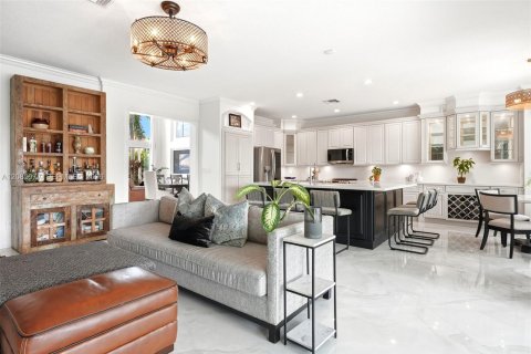 Villa ou maison à vendre à Miramar, Floride: 4 chambres, 332.5 m2 № 2370535 - photo 11