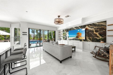 Villa ou maison à vendre à Miramar, Floride: 4 chambres, 332.5 m2 № 2370535 - photo 17