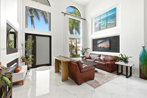 Villa ou maison à vendre à Miramar, Floride: 4 chambres, 332.5 m2 № 2370535 - photo 7