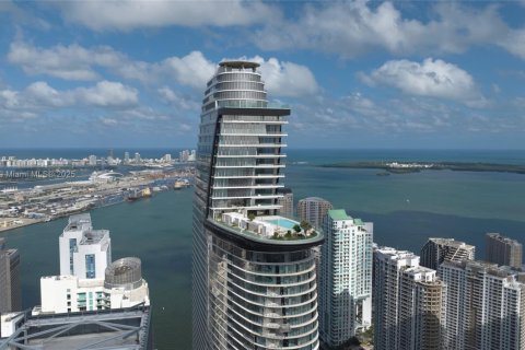 Condo in Miami, Florida, 1 bedroom  № 1898057 - photo 1